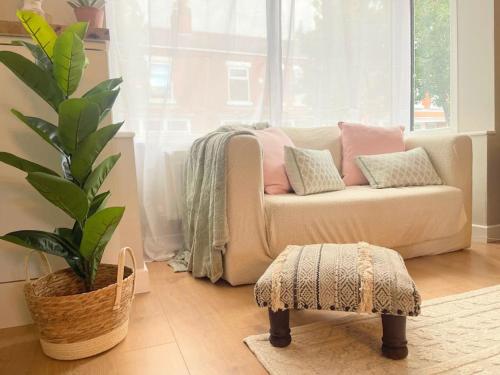 Artistic 3 bed home in Old Trafford next to MUFC photo 43