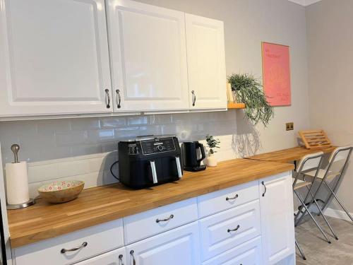 Artistic 3 bed home in Old Trafford next to MUFC photo 46