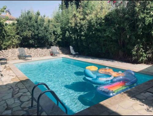 Charmante maison climatisée avec piscine privée