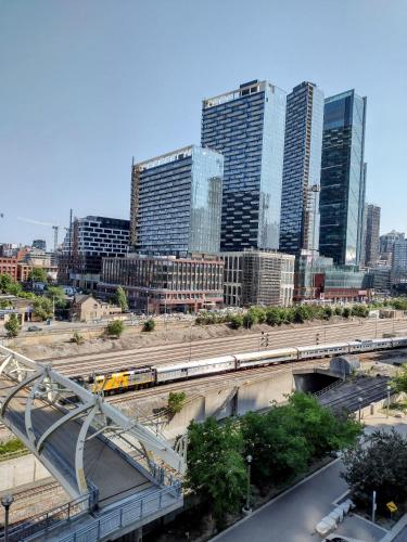 Nespecifikovaný výhled na destinaci Toronto nebo výhled na město při pohledu z apartmánu