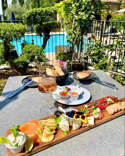 Nourriture dans l'hôtel ou à proximité