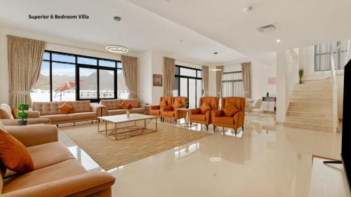 Posezení v ubytování Al Dana Paradise Luxury Villas Palm Fujairah Sea View