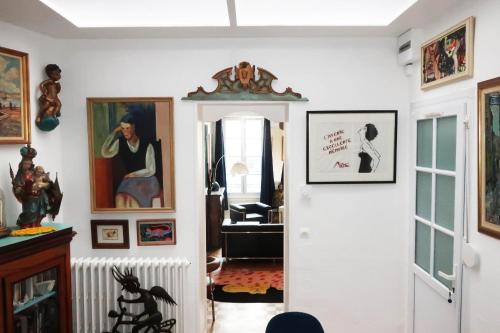 Fotografie z fotogalerie ubytování Une chambre et des tableaux v destinaci Dieppe