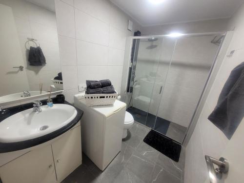 Gold Oasis Apartment