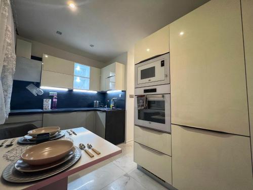 Η κουζίνα ή μικρή κουζίνα στο Útulný apartmán v Zlatých Moravciach
