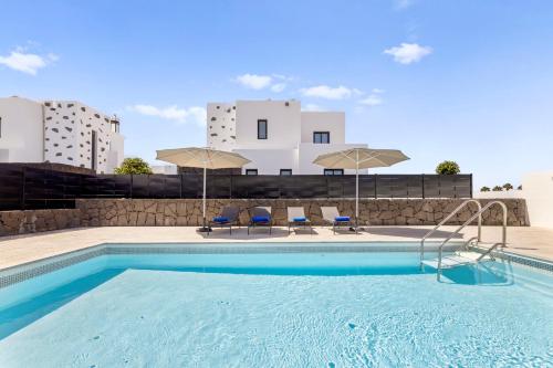 Lanzarote Villa Volcan 7 Private Heated Pool