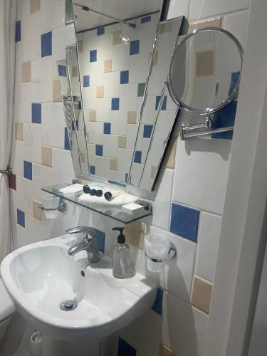 Ένα μπάνιο στο Addison B&B
