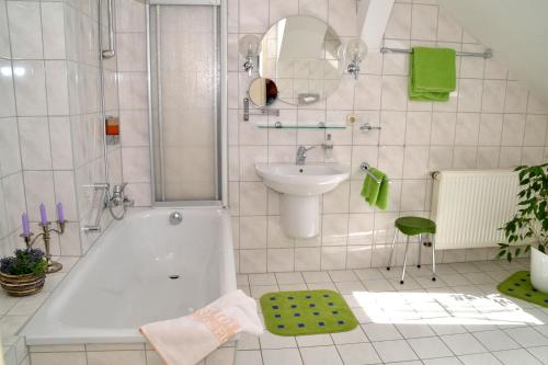 Ванная комната в Parkhotel Helene