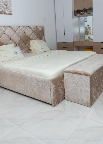 Ein Bett oder Betten in einem Zimmer der Unterkunft Double N Apartments
