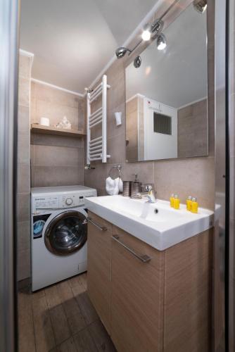 Acropolis Pearl 2ΒΑ in the heart of Athens