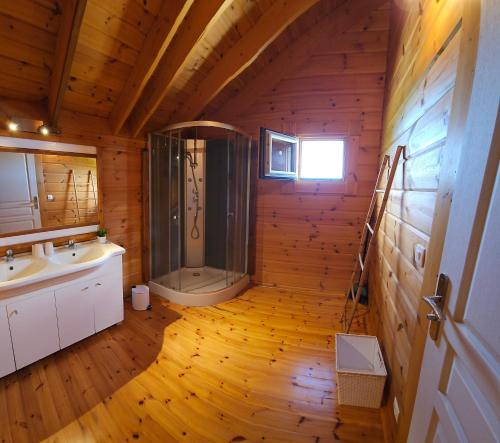 Un baño de Chalet des parapentes