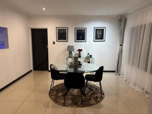 Posezení v ubytování HomelyVest Guesthouse