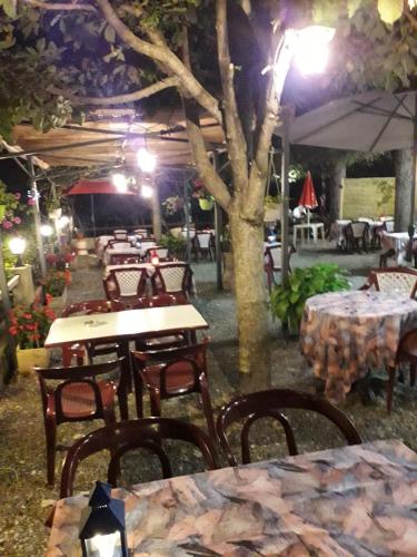 Εστιατόριο ή άλλο μέρος για φαγητό στο Les Sources De Manon