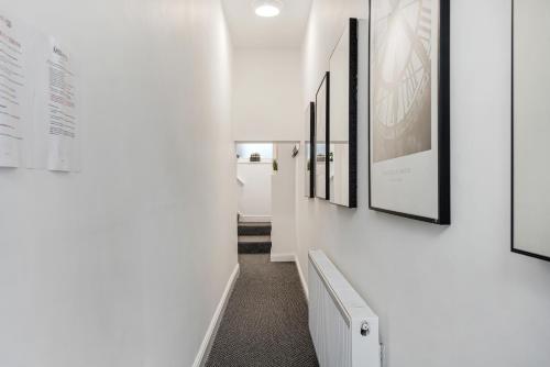 Anfield Cosy Stays - Close to Stadium - Sleeps 14 photo 53