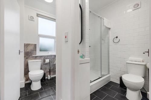 Anfield Cosy Stays - Close to Stadium - Sleeps 14 photo 22