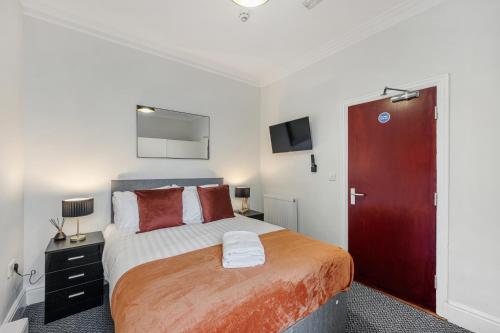 Anfield Cosy Stays - Close to Stadium - Sleeps 14 photo 10