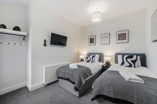 Anfield Cosy Stays - Close to Stadium - Sleeps 14 photo 17