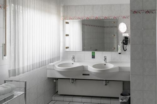 Bilik mandi di Hotel Klusenhof