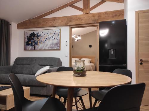 Un lugar para sentarse en Gîte de L'Orfraie