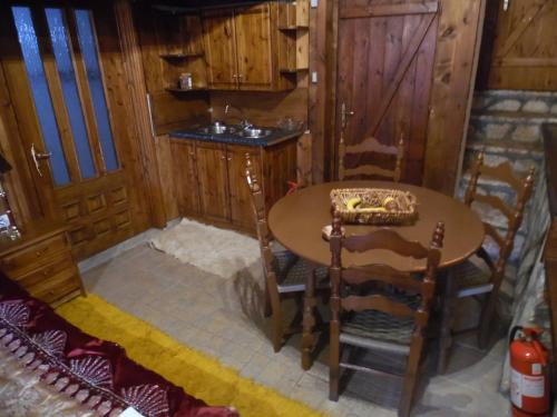 Η κουζίνα ή μικρή κουζίνα στο Elatos Rooms