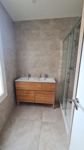 Appartement 2 chambres, de luxe, à 50 m de la plage