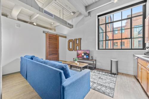 Gallery image of 205- DT Huge Loft Parking Fast Wi-Fi Sofa Bed in Cleveland