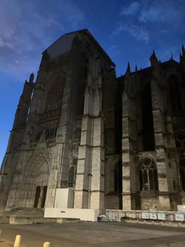 Φωτογραφία από το άλμπουμ του Lovely appartement vue cathédrale στο Μποβέ