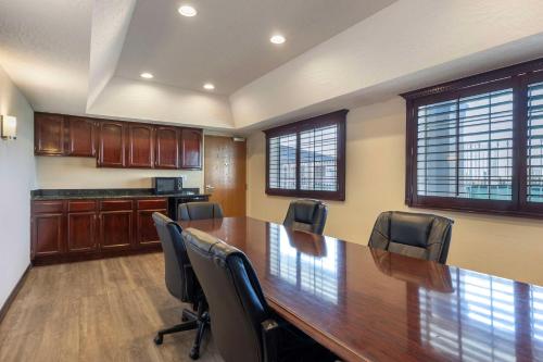 Η κουζίνα ή μικρή κουζίνα στο Best Western Anthony/West El Paso