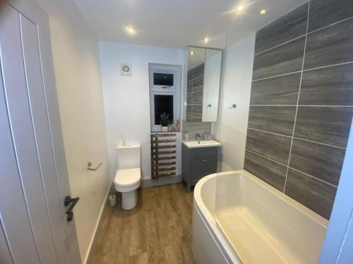 Koupelna v ubytování Stunning 3 Bed Hidden Gem Near Stansted