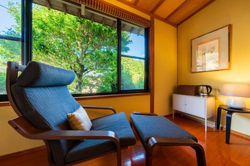 旅館 はちすの糸 Ryokan HachisunoItoにあるシーティングエリア