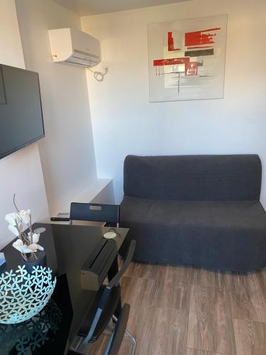 2 BEDS APT, Aéroport de Marseille, Plages