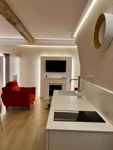 TV a/nebo společenská místnost v ubytování Elena's Suite