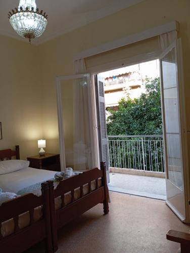 ROOM 2 single beds 5' from metro