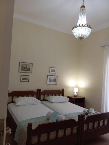 ROOM 2 single beds 5' from metro