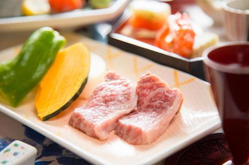 Makanan di atau berdekatan hotel