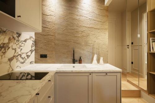 Calacatta Room - Duke Housing