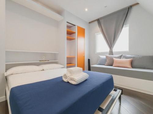 TQ204 by Wave Properties