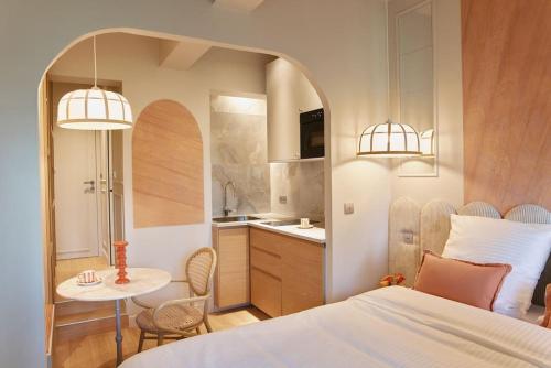 Hermes Room - Duke Housing