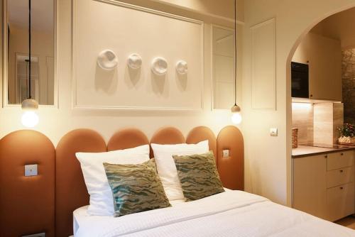 Saint Charles Room - Duke Housing