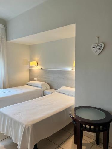 Hotel & Restaurant Figueres Parcにあるベッド