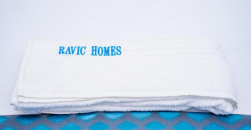 En eller flere senge i et værelse på Ravic Homes, Naivasha Town