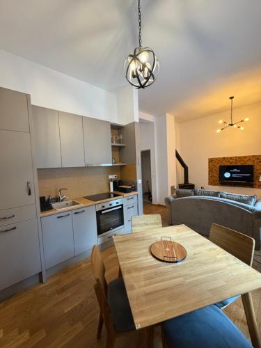 Dapur atau dapur kecil di ApartMaN 11,free garage,ski to door