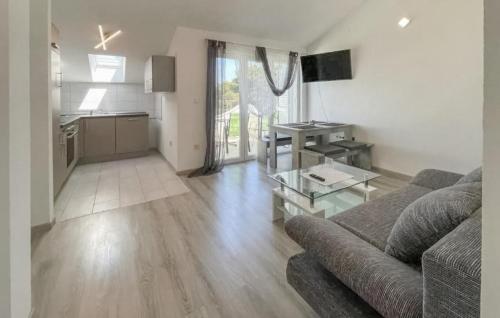 Awesome Apartment In Bibinje With Wifi