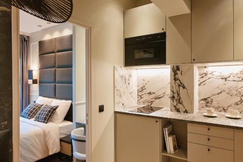 Saint Lambert Suite - Duke Housing