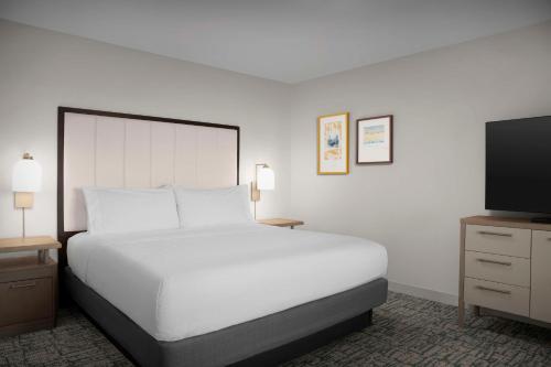 Homewood Suites by Hilton Jacksonville-Downtown/Southbank Image