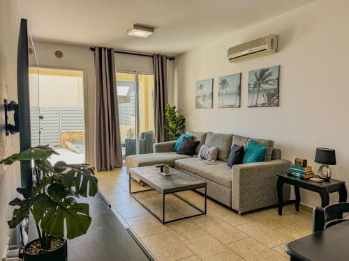 Eden Serenity 1B, Paphos, Pool