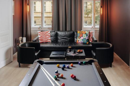 Cinema Apartment Billiard & Foosball - City Centre