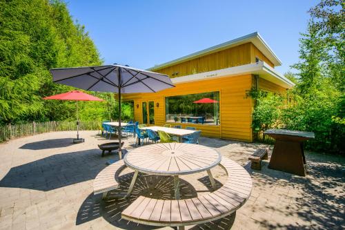 Κήπος έξω από το Netl Park & Netl Camping Kallumaan