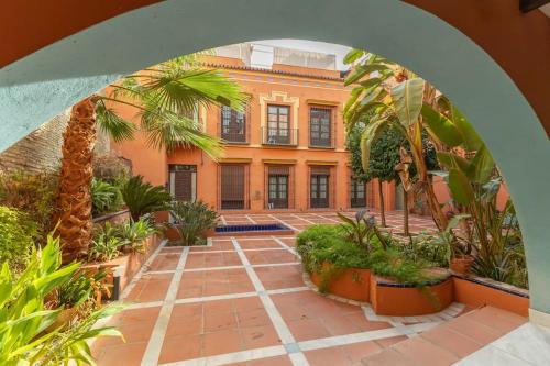 Quevedo Central Suite by Valcambre