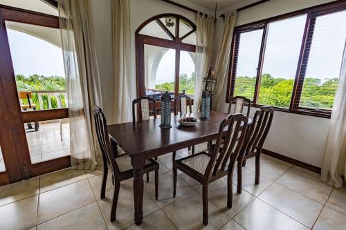 Balkón nebo terasa v ubytování Seaview Serviced Apartment at Lantana Galu Resort